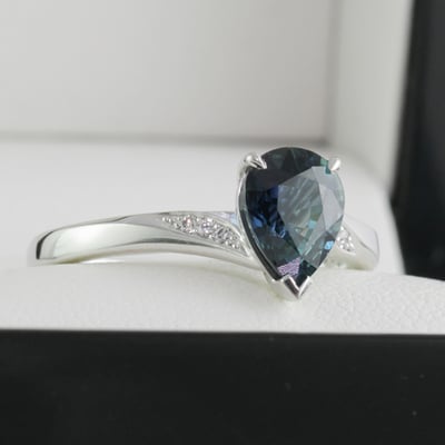 Alex Sapphire Engagement Ring Bentley De Lisle Jewellers
